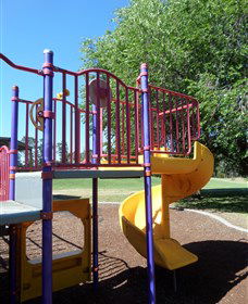Fadden Pines Playground - Tourism Noosa 2