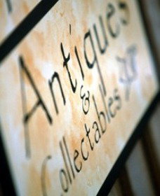 Mr Pickwicks Fine Old Books - Tourism Noosa 0