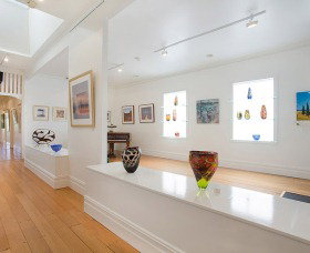 Lost Bear Gallery - Tourism Noosa 1