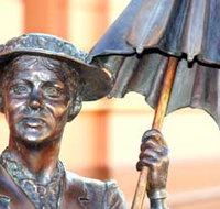 Mary Poppins Statue - Tourism Noosa