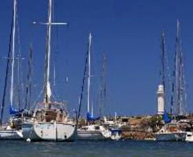 Wollongong And Harbour Lighthouse - Tourism Noosa 0