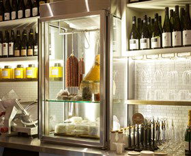 East Coast Lounge - Tourism Noosa 0