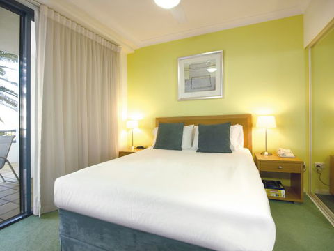 Oaks Calypso Plaza - Tourism Noosa 1
