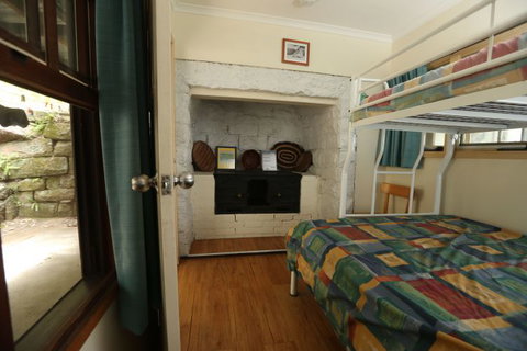 Sydney - Pittwater YHA - Tourism Noosa 2