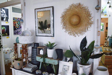 DBar Gallery - Tourism Noosa 1