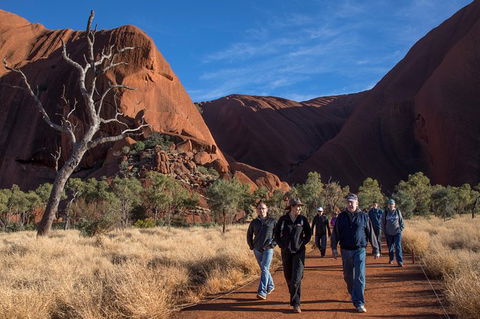Highlights Of Uluru Including Sunrise And Breakfast - Tourism Noosa 4