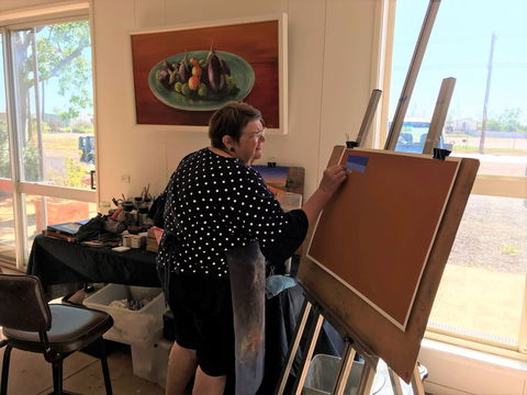Lyn Barnes Gallery - Tourism Noosa 1