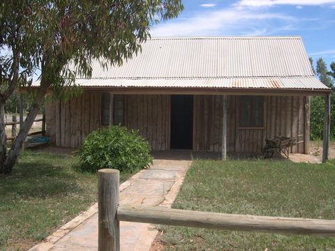 Early Settlers Cottage (Solly's Hut) - Tourism Noosa 0