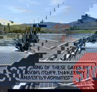 Wymah Ferry - Tourism Noosa