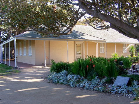 Black Rock House - Tourism Noosa 0