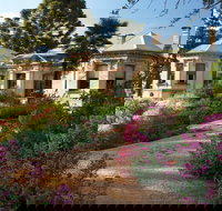 Buda Historic Home  Garden