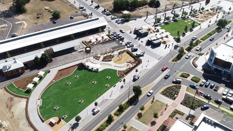 Junction Place - Tourism Noosa 0