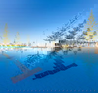 Scarborough Beach Pool - Tourism Noosa