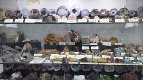 The Ted Elliott Mineral Collection - Tourism Noosa 2