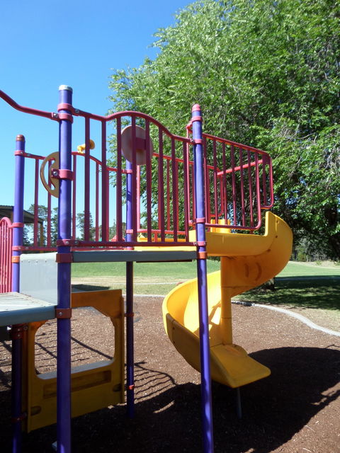 Fadden Pines Playground - Tourism Noosa 2