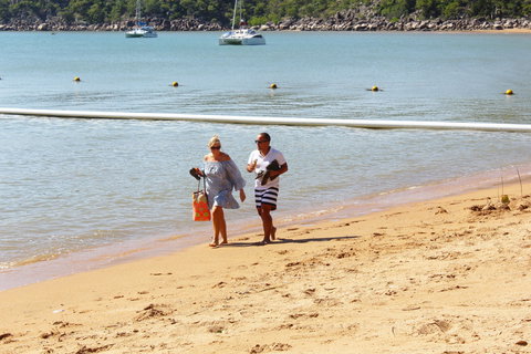 Horseshoe Bay - Tourism Noosa 2