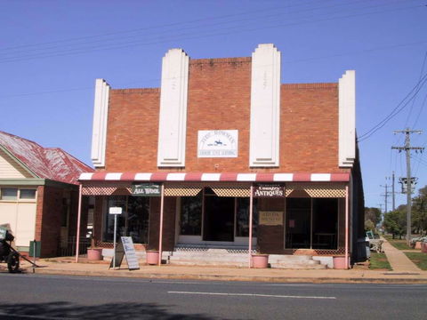 Talbragar Country Antiques - Tourism Noosa 0