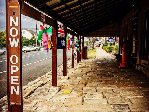 Campbell's Store Craft Centre - Tourism Noosa 0