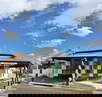 Corner Store Gallery - Tourism Noosa