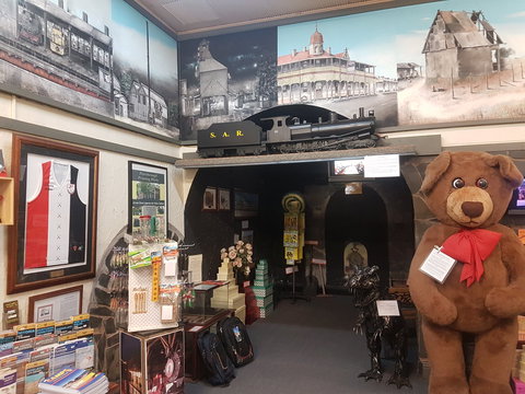 The Burg - Tourism Noosa 0