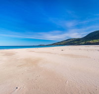 Island Beach - Tourism Noosa