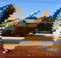 Loxton Tree sculptures - Tourism Noosa