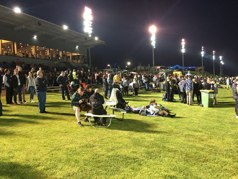 Cranbourne Greyhound Racing Club - Tourism Noosa 2
