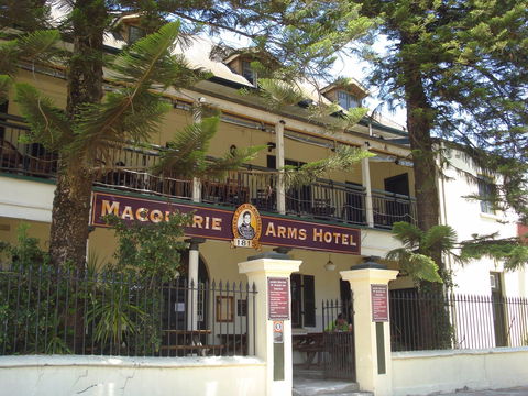 Macquarie Arms Hotel - Tourism Noosa 0