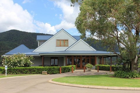 Audrey Wilkinson Vineyard: Picnic With Wine Masterclass Tasting - Tourism Noosa 5