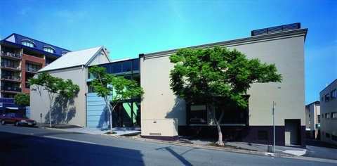 Philip Bacon Galleries - Tourism Noosa 0