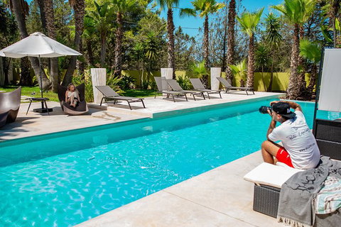 Hire Photographer, Professional Photo Shoot - Sydney - Tourism Noosa 1