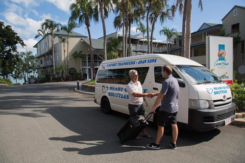 Airport Transfers - One Way Share Shuttle Service - Tourism Noosa 2
