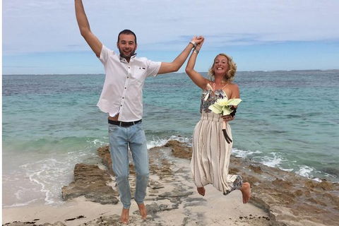 Elope In Paradise - Weddings At Mission Beach - Tourism Noosa 1