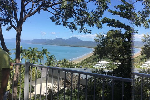 IMAX Private Transfer 7 Guests Cairns Airport To Hotels In Port Douglas - Tourism Noosa 4