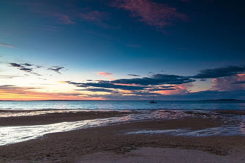 Bareboat Hire - Cattitude 7 Nights - Tourism Noosa 1