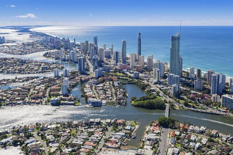 Arrival Private Transfers From Gold Coast Airport OOL To Gold Coast City - Tourism Noosa 4