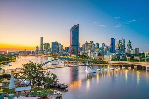 Brisbane Airport Transfers : Brisbane Airport BNE To Brisbane In Luxury Car - Tourism Noosa 5