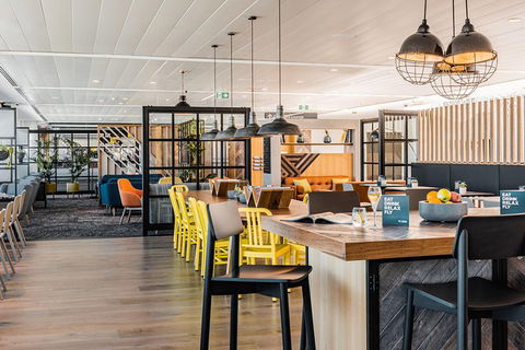 Brisbane Airport - My Lounge - Tourism Noosa 0