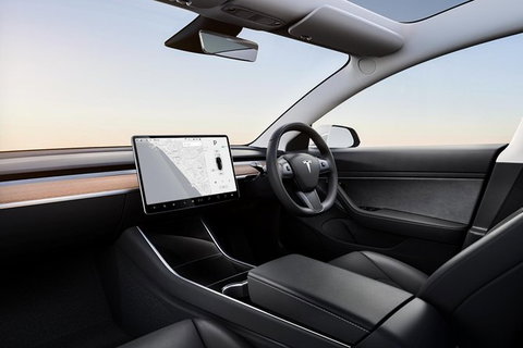 Adelaide Airport Departure Transfer In A Tesla Model3 EV - Tourism Noosa 0