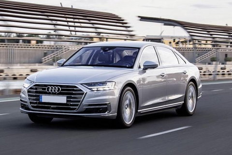 Audi A8 Chauffeur Car Melbourne Airport To CBD - Tourism Noosa 2
