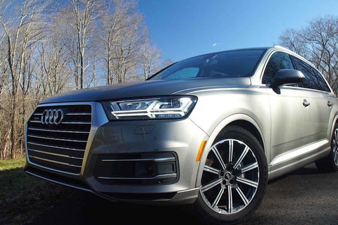 Chauffeur SUV Limo Melbourne Airport To CBD - Tourism Noosa 1