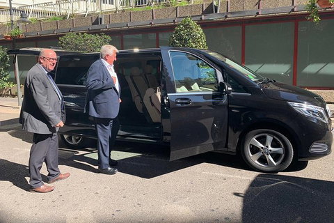 Arrival Private Transfer Melbourne Airport MEL To Melbourne City By Luxury Van - Tourism Noosa 1