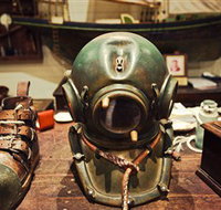 Pearl Luggers - Tourism Noosa