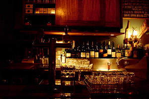 Meyers Place (Gaffer Bar) - Tourism Noosa 0