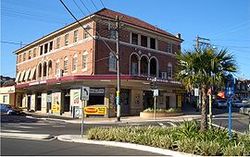 Earlwood Hotel - Tourism Noosa 1
