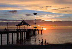 Esplanade Hotel - Tourism Noosa 2