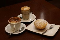 Hydra Cafe - Tourism Noosa 3
