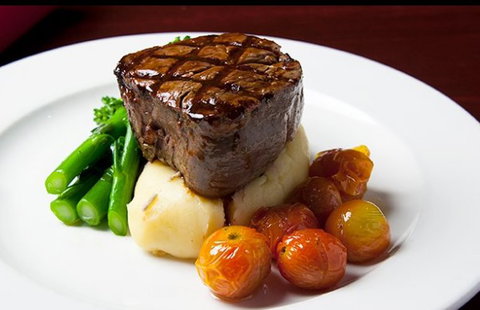 Red Rock Waterfront Bar & Grill - Tourism Noosa 1