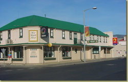 New Norfolk Hotel - Tourism Noosa 0