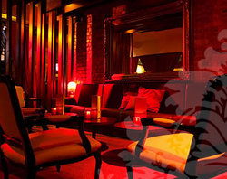 Charlie's Bar - Tourism Noosa 0